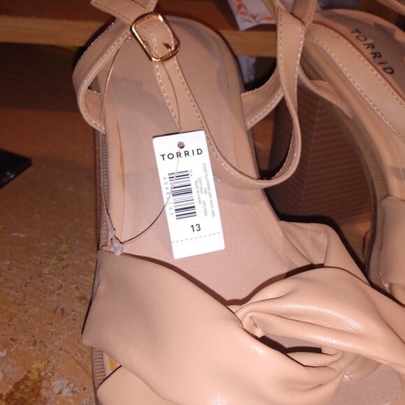 Torrid Beige Chunky Platform Sandals NWT Sz 13 WW - Picture 3 of 3